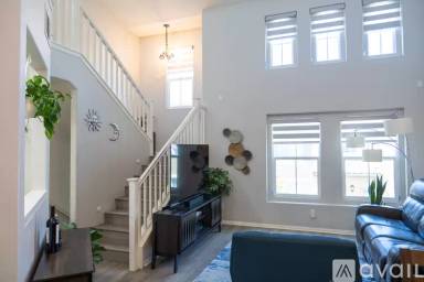 Main picture of 10452 Whitcomb Way