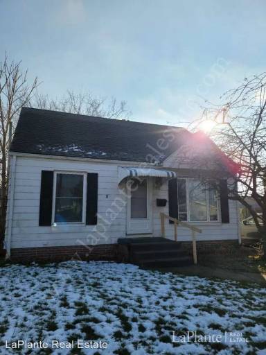 Main picture of 945 Southover Rd
