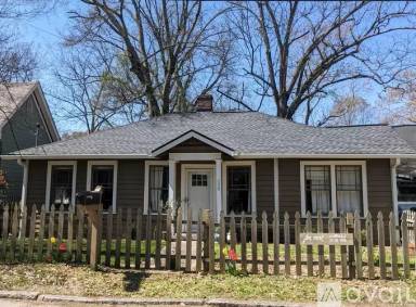 Main picture of 139 Campbell St SE