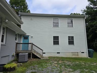 Main picture of 2404 Francis St