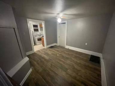 Main picture of 1010 W Tuscarawas