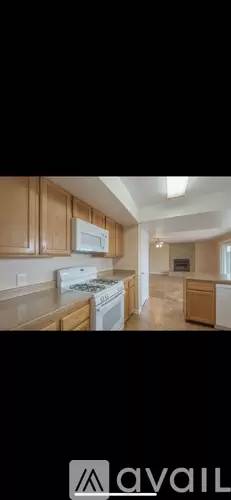 Main picture of 10417 La Paz Dr NW