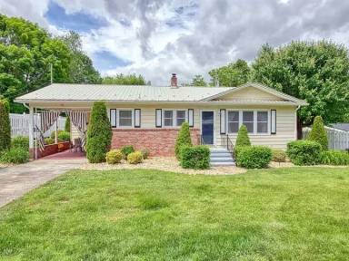 Main picture of 111 Playground St