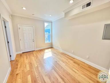 Main picture of 207-209 6th Ave