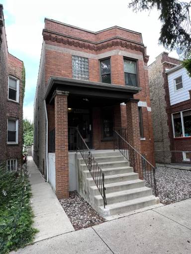 Main picture of 4715 N Rockwell St