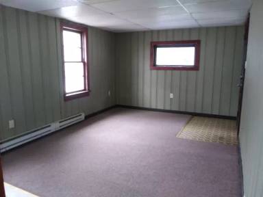Main picture of 327 East St