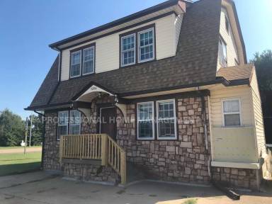 Main picture of 1204 S Hydraulic St