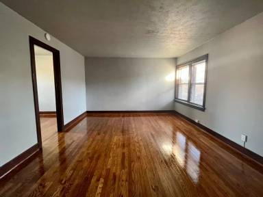 Main picture of 2221 Jones St