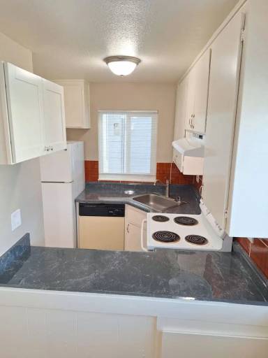 Main picture of 7259 S Land Park Dr