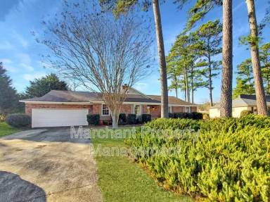 Main picture of 100 Pine Wood Dr