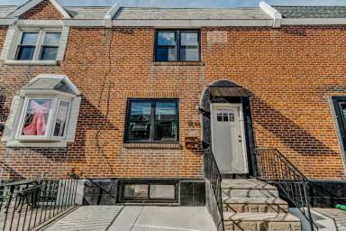 Main picture of 1814 S Newkirk St
