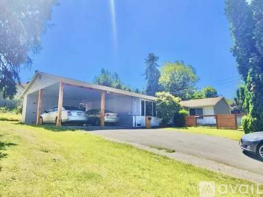Main picture of 2312 NE Lombard St