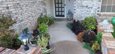 Main picture of 3201 SW 93rd St