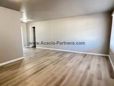 Main picture of 1941 W Spring St