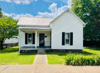 Main picture of 208 Parkes Ave