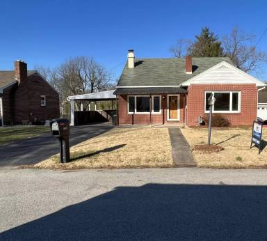 Main picture of 2235 Middle St