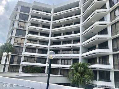 Main picture of Towers of Kendale Lakes