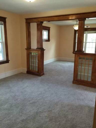 Main picture of 823 Robert St S