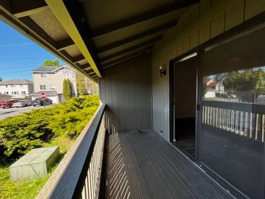 Main picture of 2111 Knox Ave