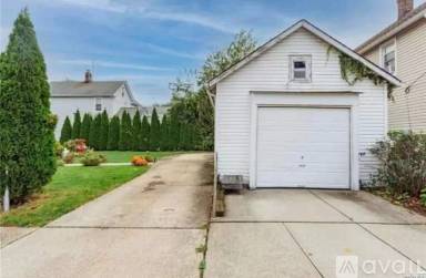 Main picture of 600 1st Ave
