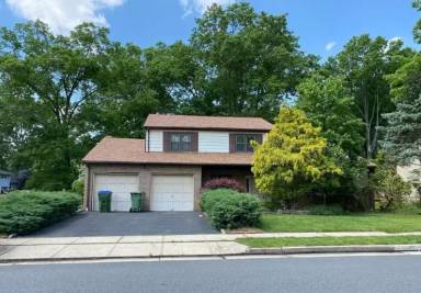 Main picture of 152 Edison Ave