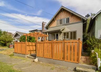 Main picture of 512 N 79th St