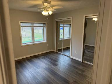Main picture of 250 Pleasant St