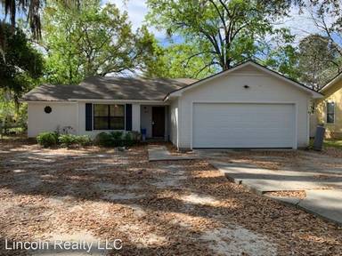 Main picture of 923 Lakeside Dr