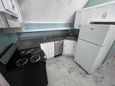 Main picture of 410 N State St