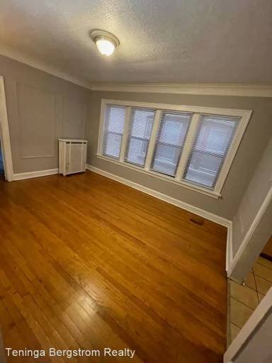 Main picture of 8221 S Evans Ave