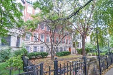 Main picture of 4615 N Malden St