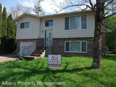 Main picture of 2962 Gatewood Pl SE