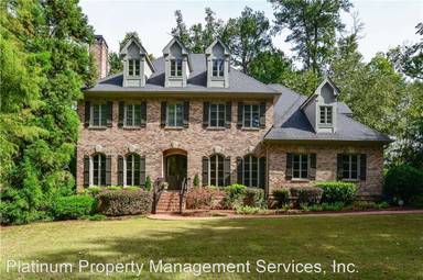 Main picture of 688 Mountain Dr NE