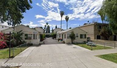 Main picture of 15140 1/2 Victory Blvd