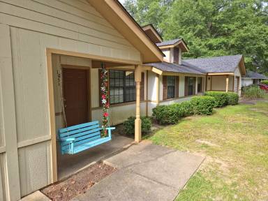 Main picture of 105 Sherwood Rd
