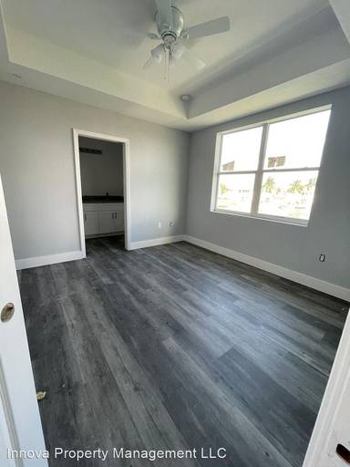 Main picture of 319 Nicholas Pkwy W