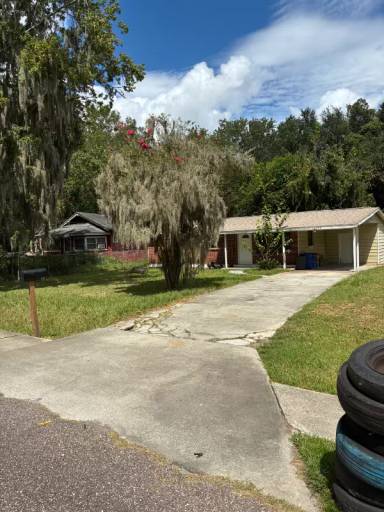 Main picture of 5423 Linda Ln