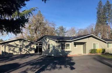 Main picture of 594 Coutant Ln