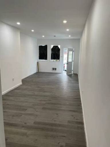 Main picture of 738 E Centre St