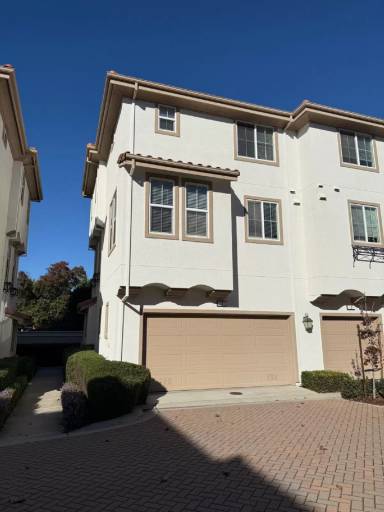 Main picture of 132 Selby Ln