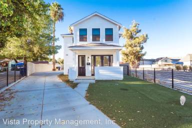 Main picture of 2468 Mission Inn Ave