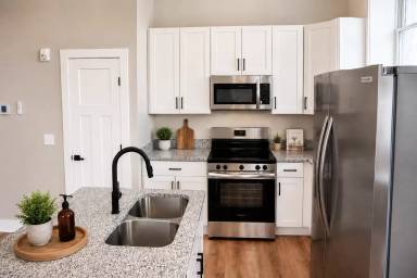 Main picture of 128 N Water Ave