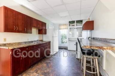Main picture of 324 Temple St