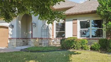 Main picture of 11285 S 73rd East Pl