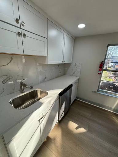 Main picture of 558 Walnut St