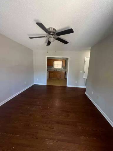 Main picture of 317 Caswell St