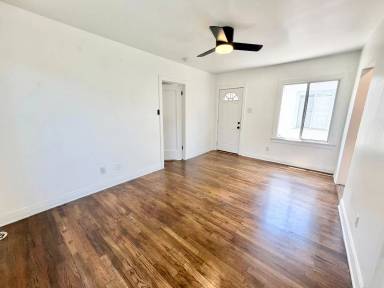 Main picture of 1512 3/4 Glendale Blvd