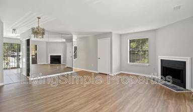 Main picture of 2 Dudley Ct