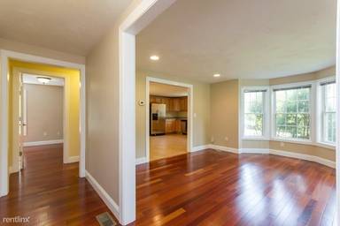 Main picture of 36 Willowdale Rd
