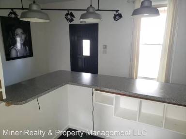 Main picture of 208 N Madison St